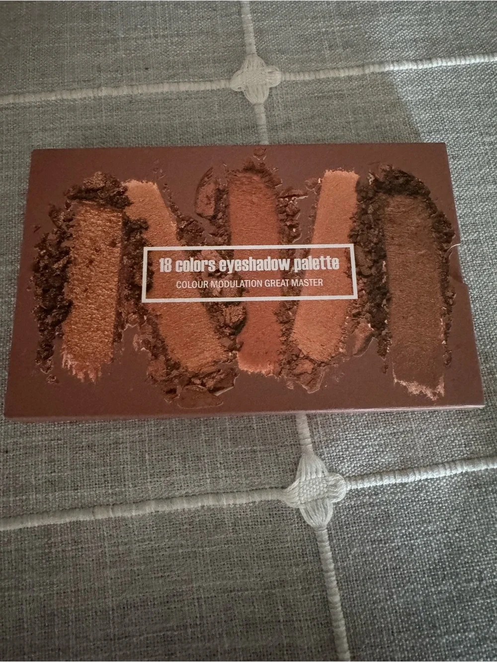 18-Color Eyeshadow Palette - Warm Brown Shades